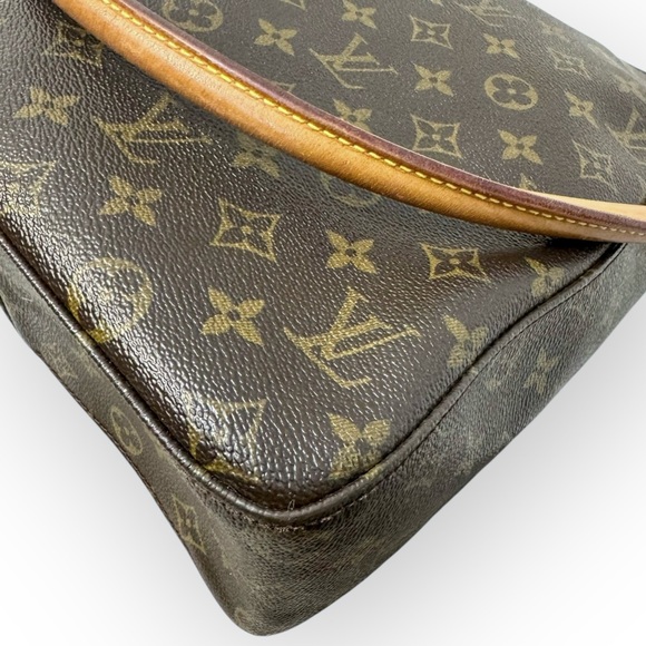 LOUIS VUITTON Monogram Looping GM Shoulder Bag, Vintage - Picture 8 of 16